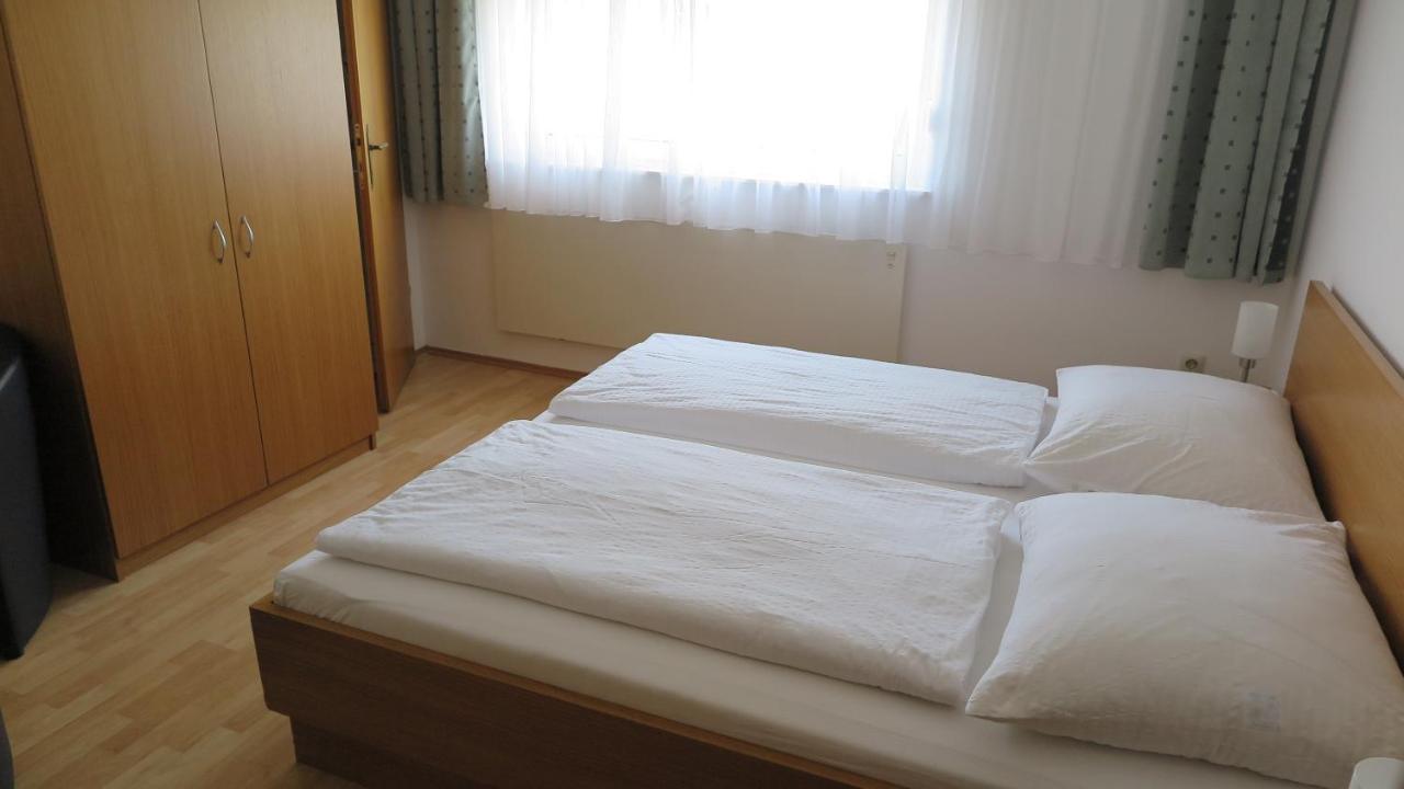Gaestehaus Andreas Kroiss Illmitz Room photo
